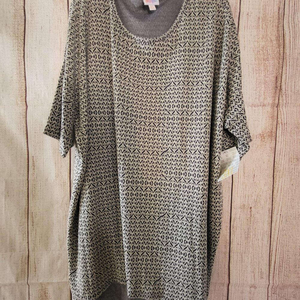 LuLaRoe Irma tshirt